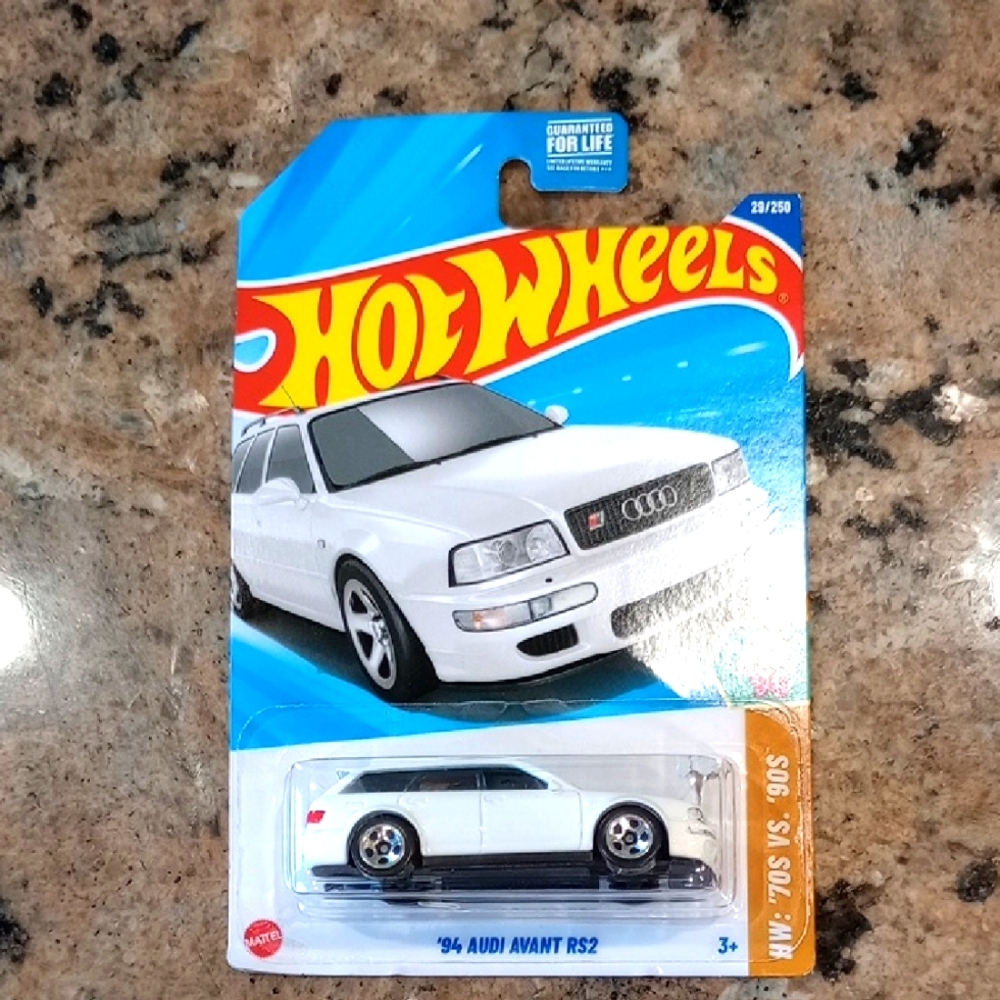 Mattel Hot Wheels White '94 Audi Avant RS2